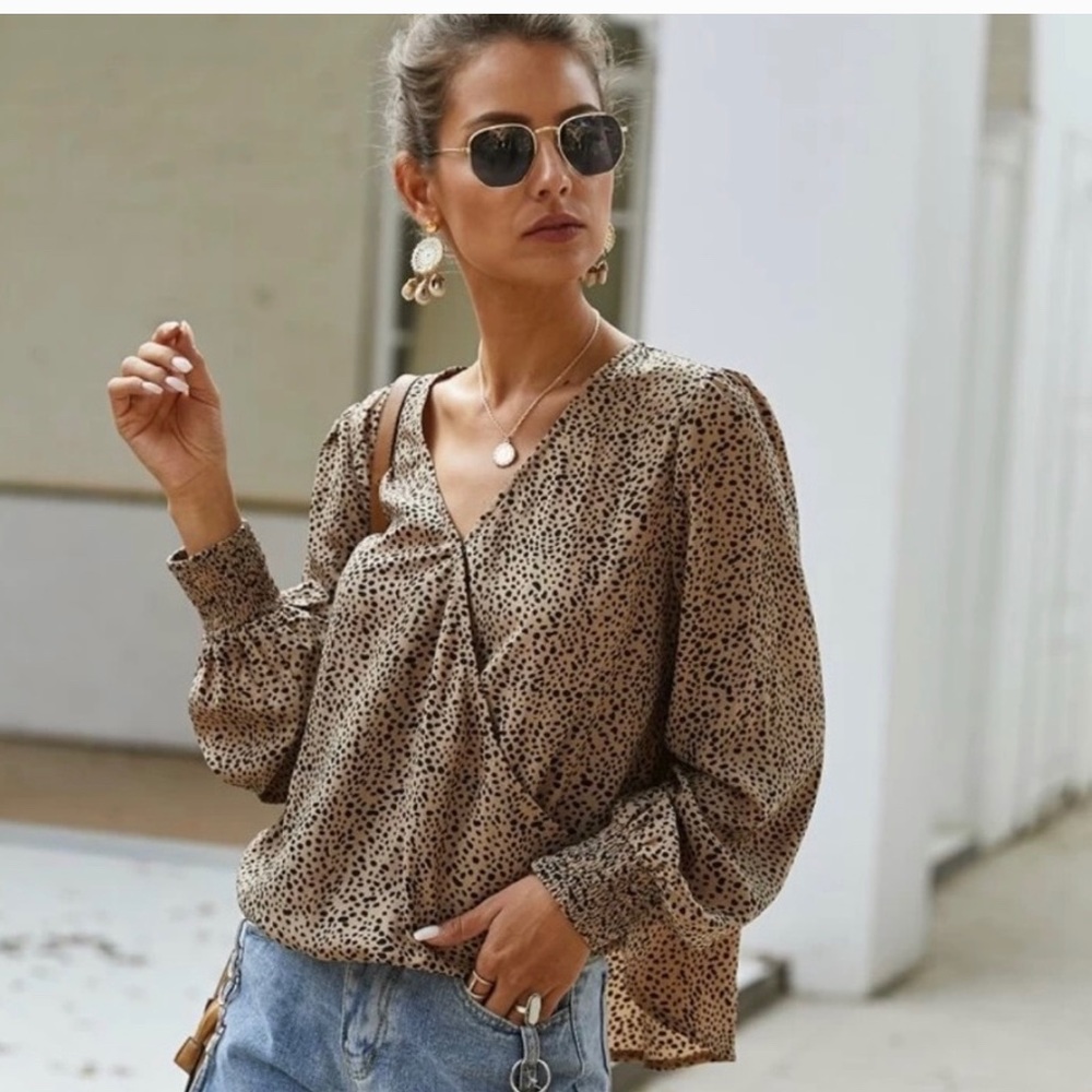 HOT AND NEW! Beautiful cheetah dot print blouse